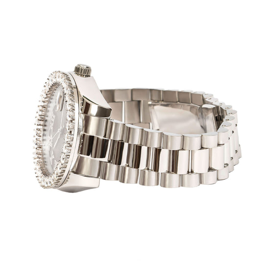 Royal Jewelry and Watches Moissanite men's watch with a sleek silver band and sparkling bezel